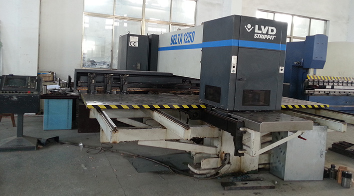 LVD STRIPPIT DELTA 1250 数控转塔冲床‌